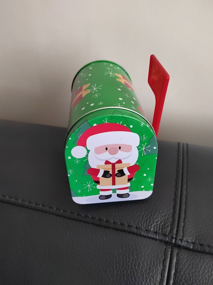 Boite en métal de Noël