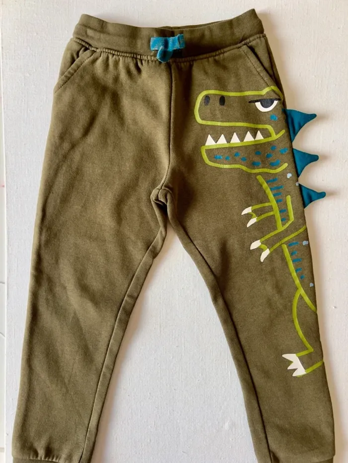 Ensemble DPAM 5 ans AH 2024-2025 – Sweat dinosaure + pantalon jogging dinos - photo numéro 7