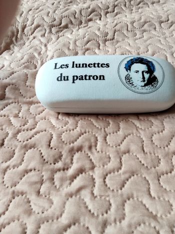 Boitier à lunettes du patron .