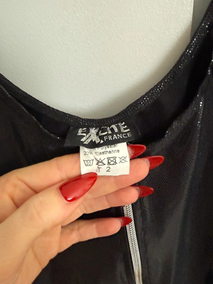 Deux. Robes courtes, moulantes, sexy. - photo numéro 2