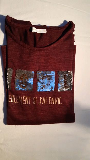 T-shirt bordeau Gémo pour fille en taille 12 ans.