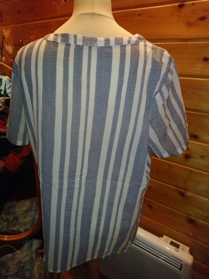 Jolie blouse Armand Thierry taille 42/44/46 - photo numéro 8