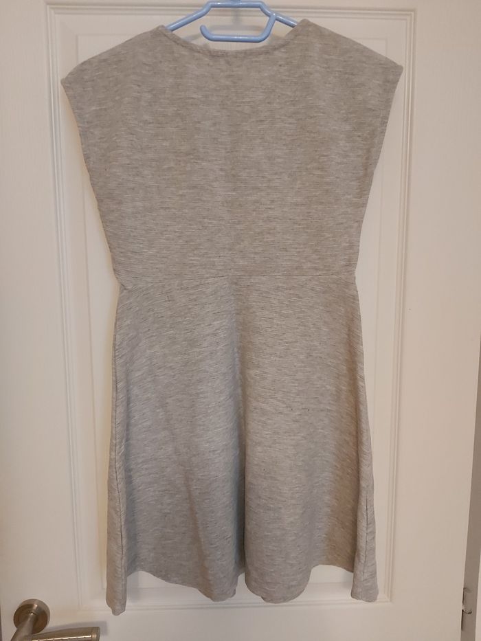 Robe grise et noire 12 ans - photo numéro 2