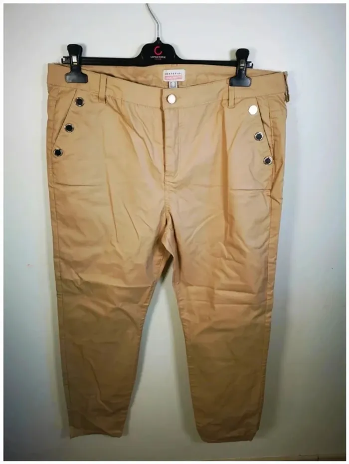 C33 pantalon simili beige Cortefiel 46