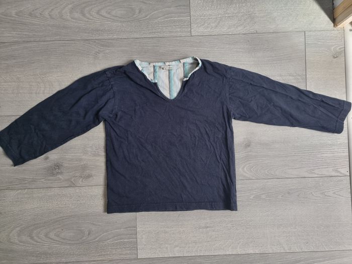 Pull taille 5 ans couleur bleu très bonne etat