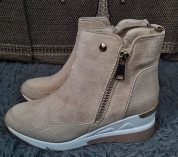 Bottines beige effet daim 38