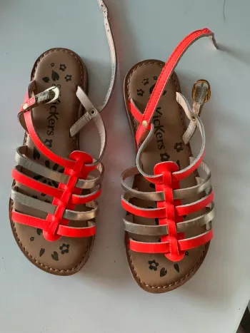 Claquette kickers fille fluo 32