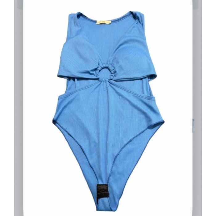 Body d'été échancré décolleté ouvert à la taille côtelé bleu - photo numéro 1