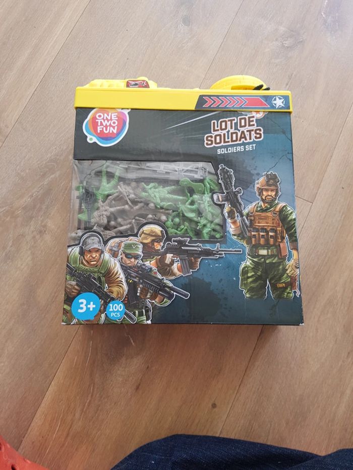 Lot de soldats