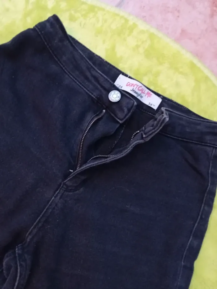 Jean noir Jennyfer taille 34 - photo numéro 2