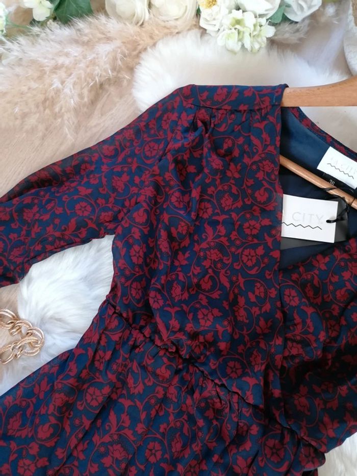 Jolie robe neuve avec étiquette taille 36 - photo numéro 2