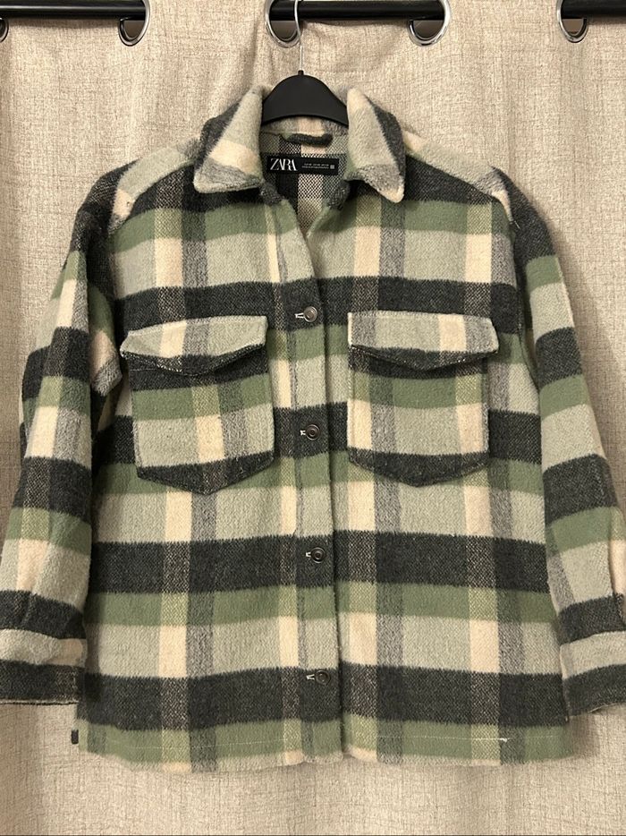 Veste sur chemise à carreaux Zara - photo numéro 10