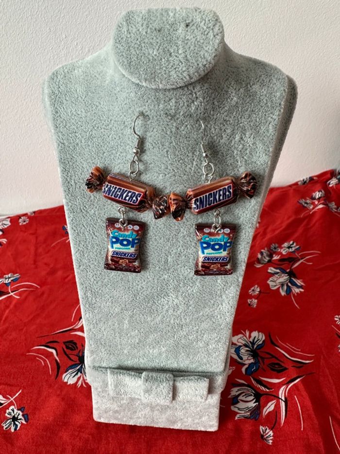 Boucle d'oreille originale Snickers