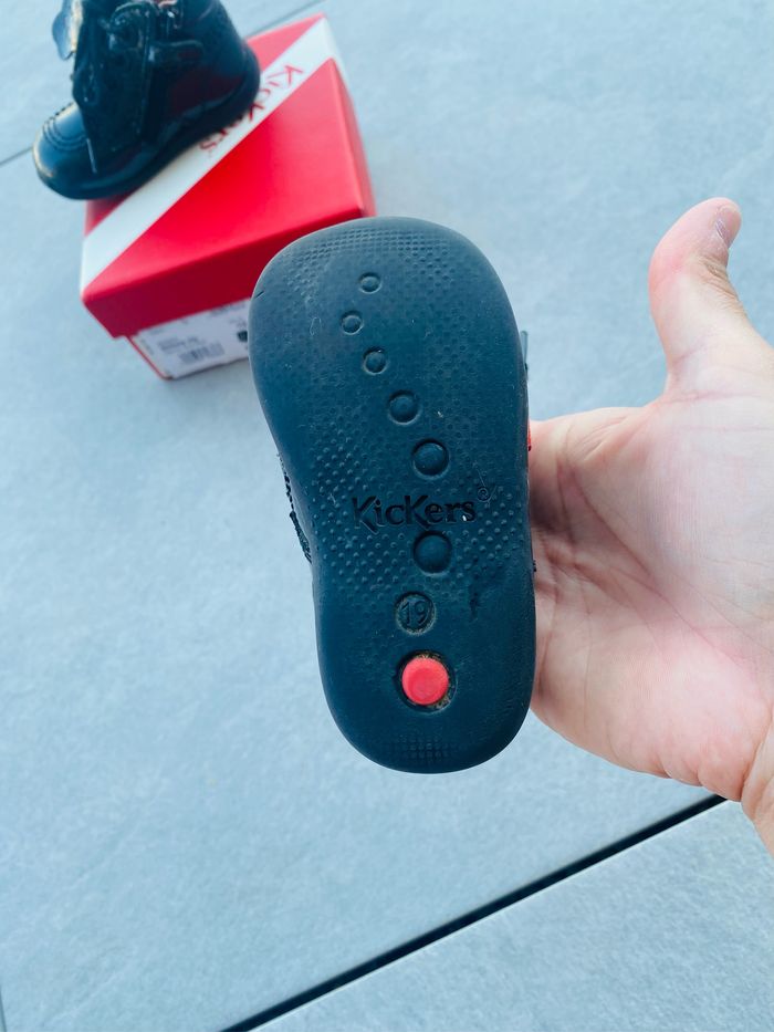 Chaussures kickers fille modèle vernis pointure 19 - photo numéro 3