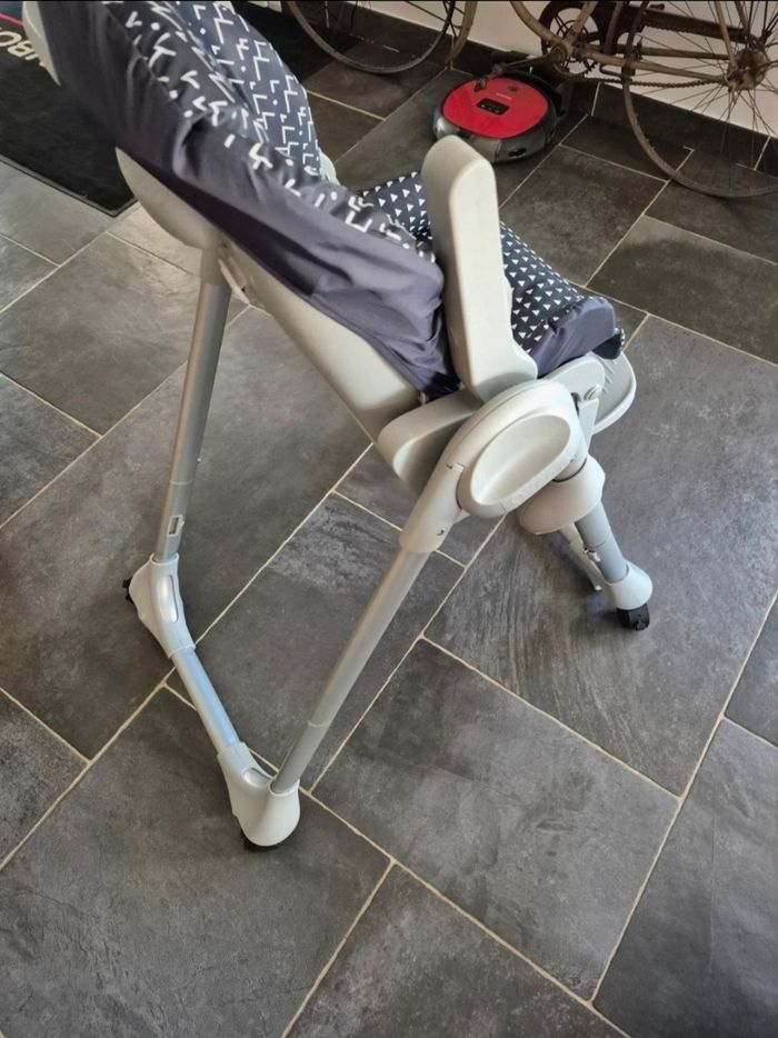 Chaise haute - photo numéro 4