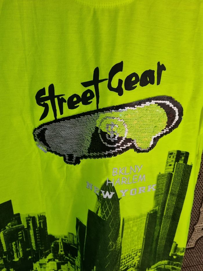 T-shirt jaune fluo avec skateboard à sequins réversible 12ans - photo numéro 4