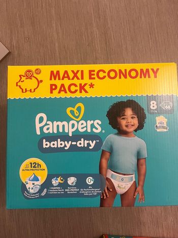 Couche Pampers taille 8 