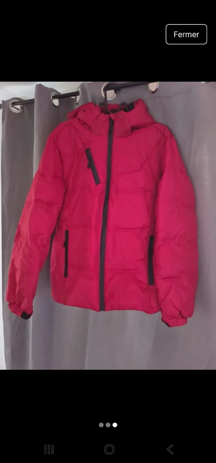 Gros blousson tien super chaud , jamais porter toute neuve