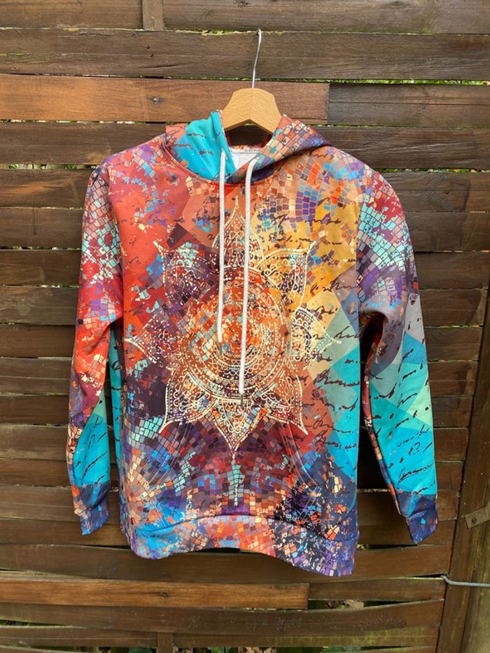 Superbe Sweat neuf - photo numéro 2