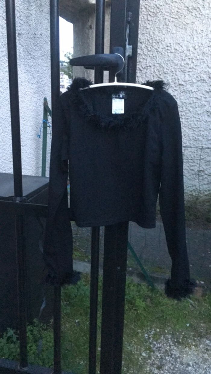 Crop top à plumes