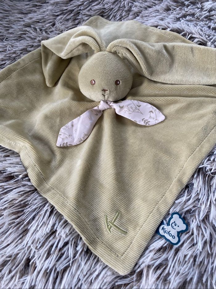 Doudou lapin lapinoo plat vert kaloo