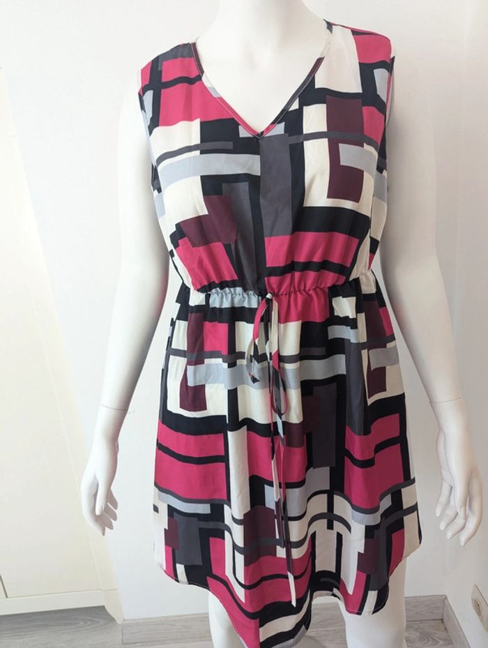 Belle robe d'été taille 46 coloré - photo numéro 4
