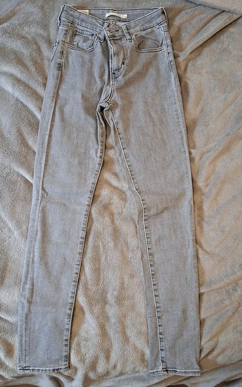 Jean skinny levi's gris taille 36