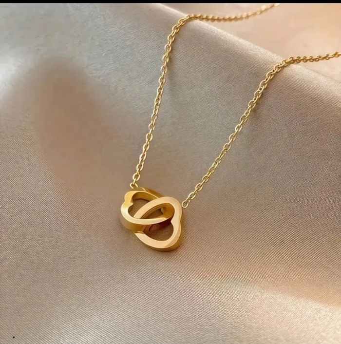 Collier doré coeurs entrelacés en acier inoxydable - photo numéro 2