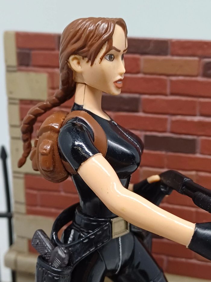 Rare Figurine Tomb Raider Lara Croft + Doberman + Diorama Moto Playmates 1999 - photo numéro 9