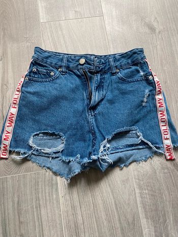 Short jeans