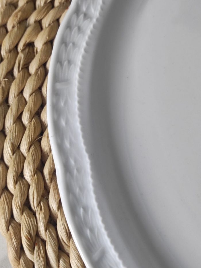 Plat en porcelaine - photo numéro 3
