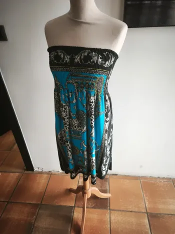 Robe été plage sans bretelles manches