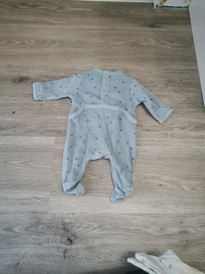 Grenouillère velours Kiabi 1 mois - photo numéro 4