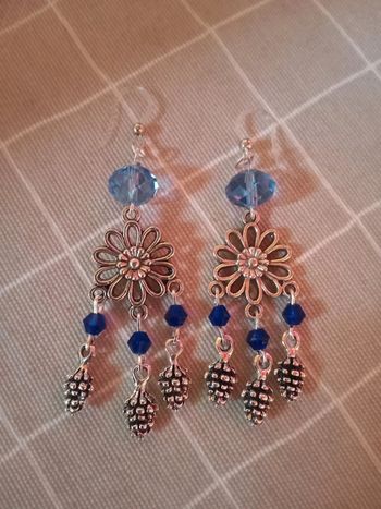 Jolies boucles d'oreilles fantaisies fleurs