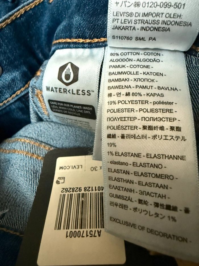Jean Levi’s 724 Slim Straight – Taille 30/30 – Bleu classique – Neuf avec étiquette - photo numéro 6