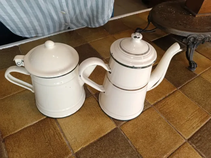 Cafetière en acier émaillée ancien vintage - photo numéro 2