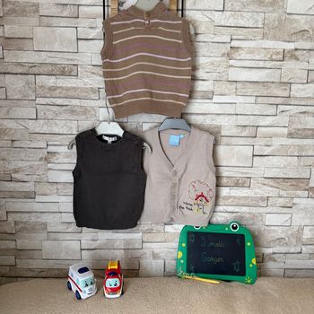 Lot de pulls en mailles sans manches - T6mois 
