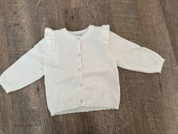 Gilet blanc ultra doux 6 mois jamais porté