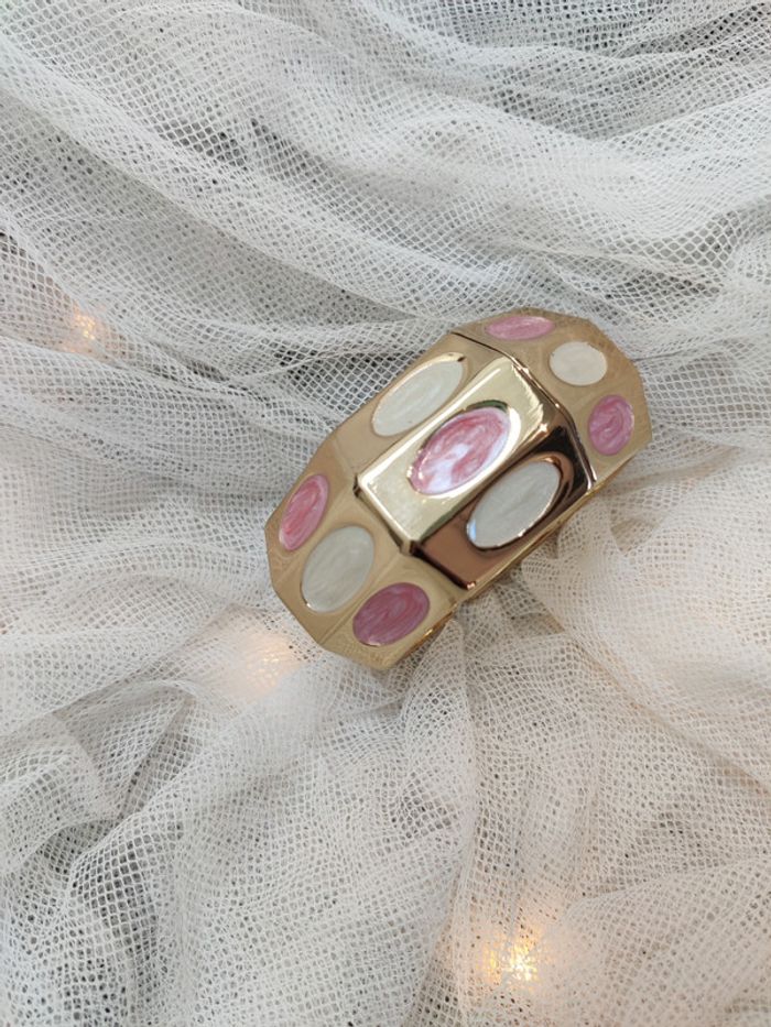 Très joli bracelet rigide