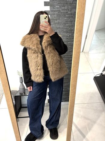 Fourrure sans manche couleur taupe