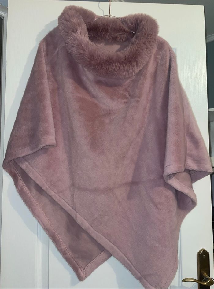 Poncho rose