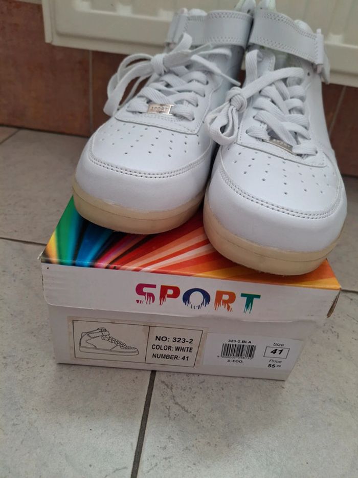 Basket blanches montantes en cuir - pointure 40/41