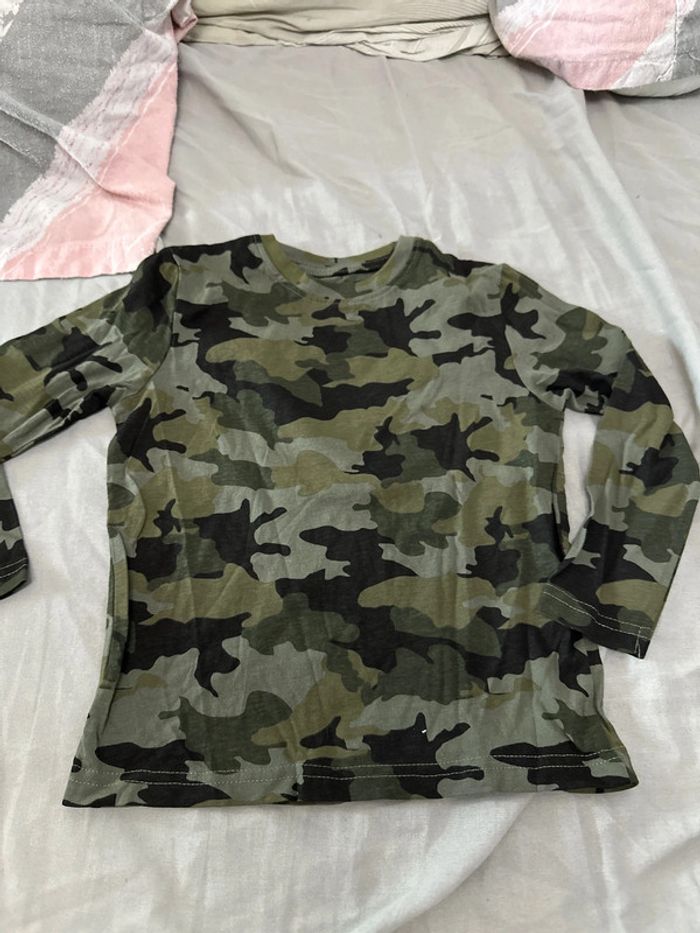 Tee shirt
