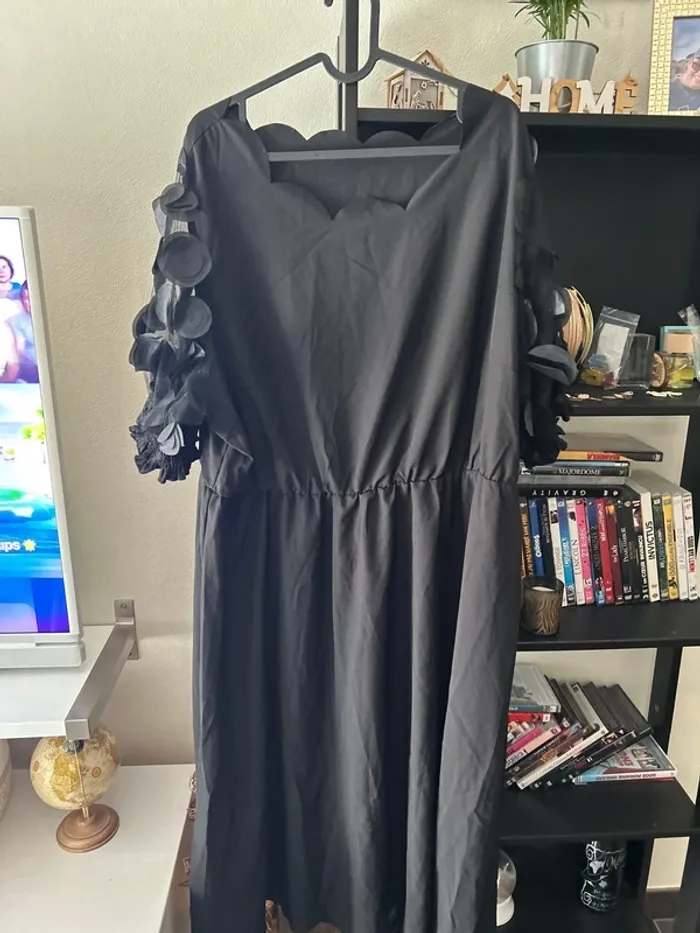 Robe noire - photo numéro 2