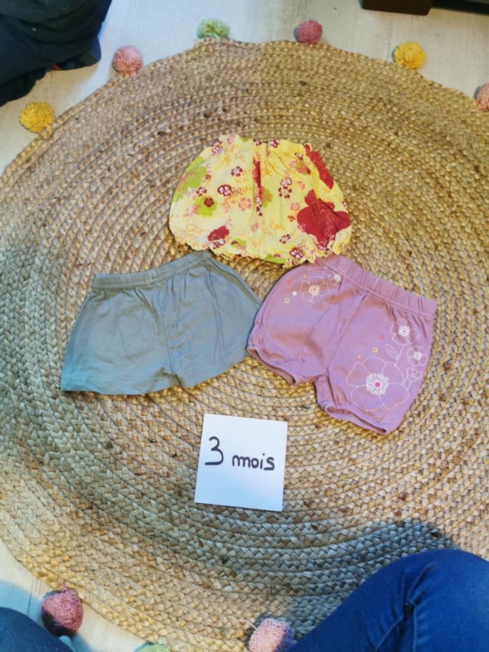 Lot de 3 shorts taille 3 mois