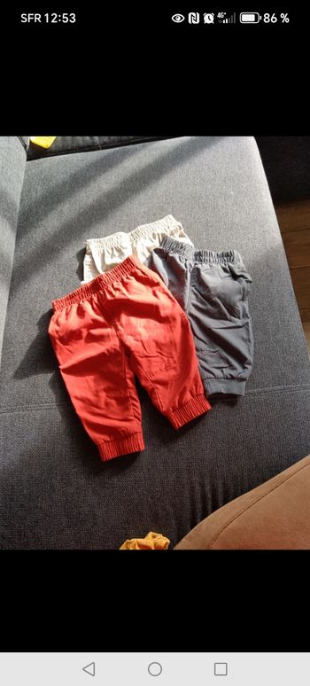 Lot 2 joggings + 1 short