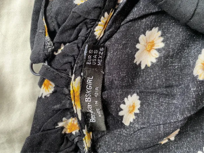 combishort noire er marguerites S - photo numéro 5