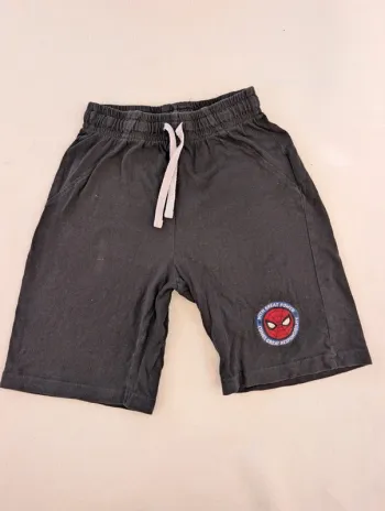 Short noir spiderman 8 ans