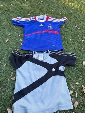 2 tee shirt Adidas en 4 ans