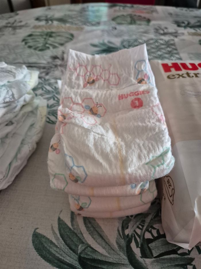 Vend couche huggies taille 1 - photo numéro 2